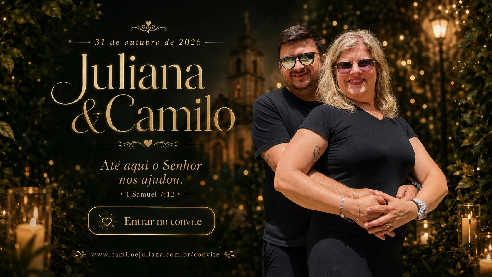 Juliana e Camilo, abraçados, em uma capa de casamento com luzes douradas e a data 31 de outubro de 2026